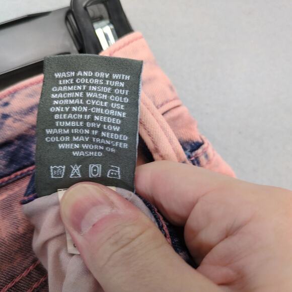 Torrid Pink Acid Wash Stretch Denim Jean Shorts Women's 12 Raw Fringe 33x4.5" - Picture 9 of 10